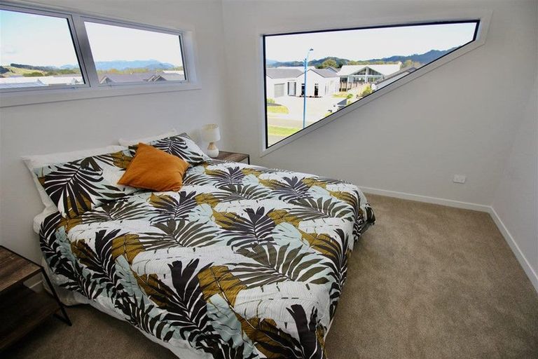Photo of property in 15 Awatea Drive, Whitianga, 3510