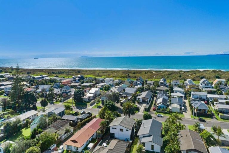 Photo of property in 62 Simpson Road, Papamoa Beach, Papamoa, 3118