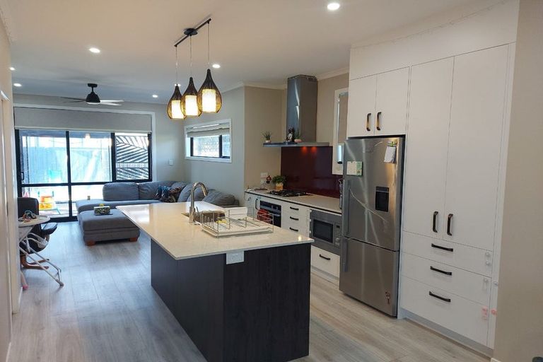 Photo of property in 11 Josland Lane, Wallaceville, Upper Hutt, 5018