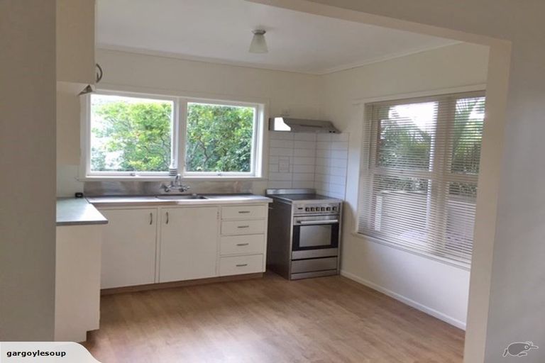 Photo of property in 1/2 Sydney Street, Hauraki, Auckland, 0622