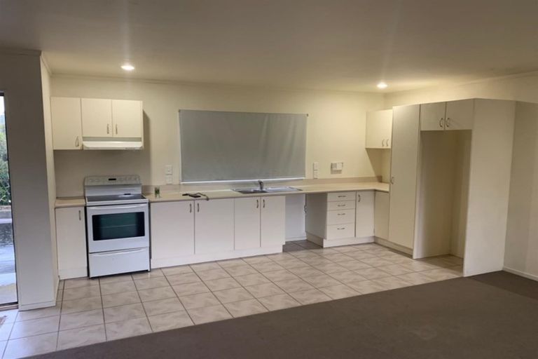 Photo of property in 3 Gina Avenue, Ranui, Auckland, 0612
