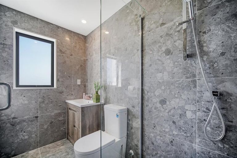 Photo of property in 58a Crestview Rise, Papakura, 2110