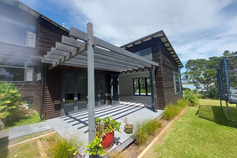 Photo of property in 68 Rame Road, Greenhithe, Auckland, 0632