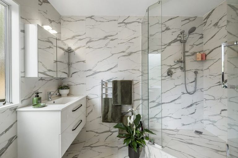 Photo of property in 2/12a Mcdowell Crescent, Hillcrest, Auckland, 0627