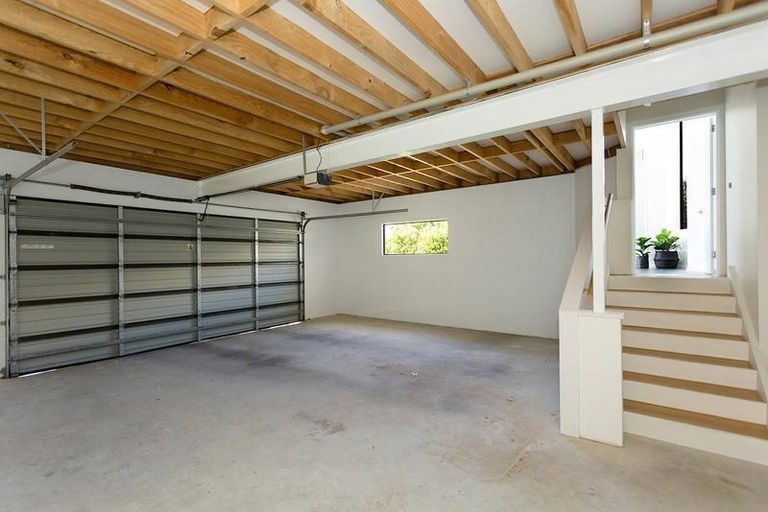 Photo of property in 8 Highgrove, Saint Clair, Dunedin, 9012