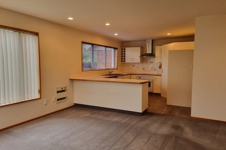 Photo of property in 5a Oakhurst Place, Russley, Christchurch, 8042