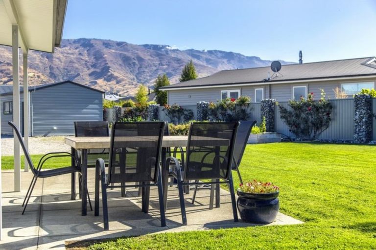 Photo of property in 18 Ethereal Crescent, Mount Pisa, Cromwell, 9383