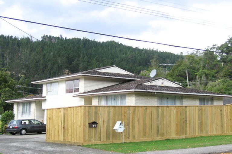 Photo of property in 87a Pinehaven Road, Pinehaven, Upper Hutt, 5019