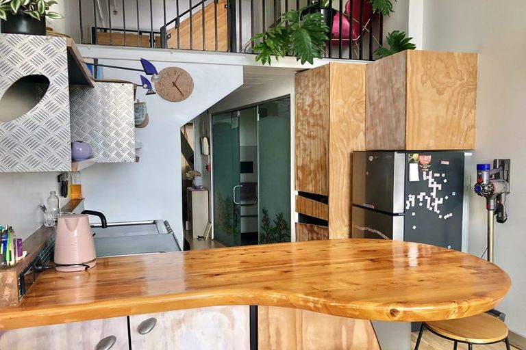 Photo of property in Qba Apartments, 1j/51 Webb Street, Mount Cook, Wellington, 6011