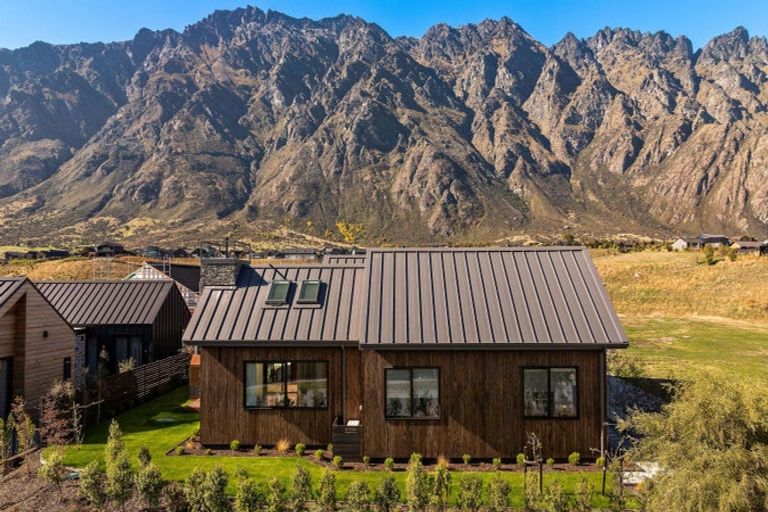 Photo of property in 30 Cunninghams Drive, Jacks Point, Queenstown, 9371