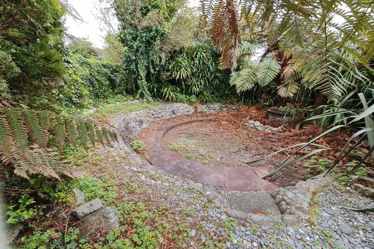 Photo of property in 150 Queen Street, Westport, 7825