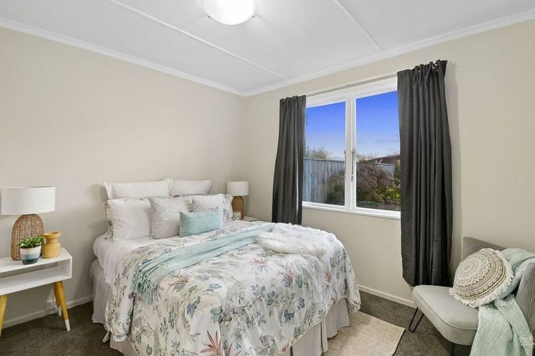 Photo of property in 6 Te Rauparaha Street, Otaki, 5512