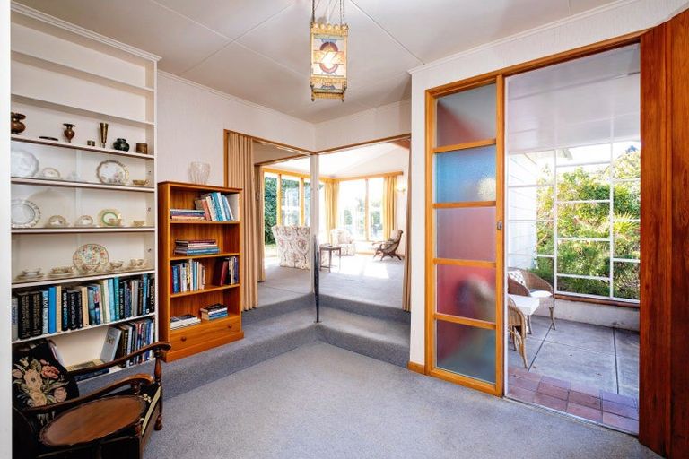 Photo of property in 112 Thompson Road, Bluff Hill, Napier, 4110