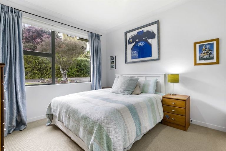 Photo of property in 16 Renlee Place, Shelly Park, Auckland, 2014