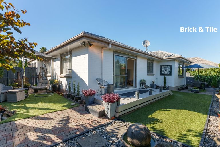 Photo of property in 26 Palmcrest Grove, Highland Park, Auckland, 2010