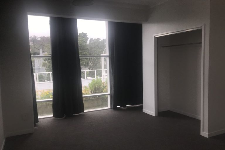 Photo of property in 34 Grove Road, Kelburn, Wellington, 6012