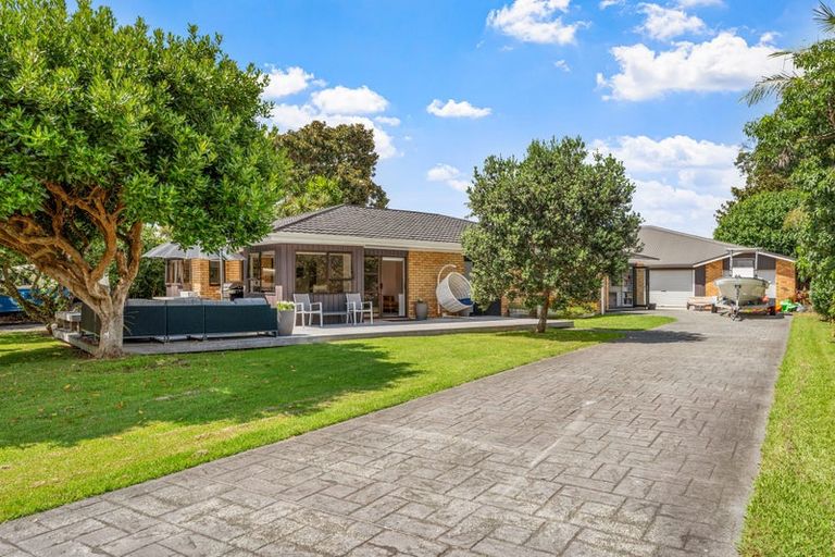 Photo of property in 8 Waimanu Place, Point Wells, 0986