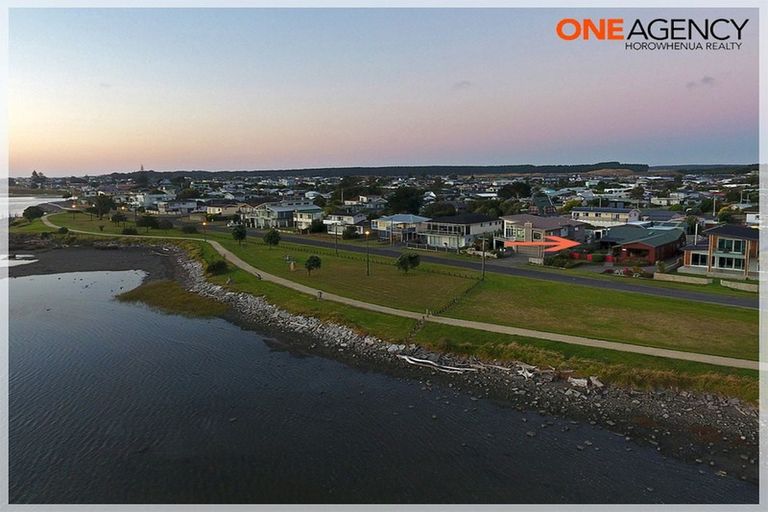 Photo of property in 35 Hartley Street, Foxton Beach, Foxton, 4815