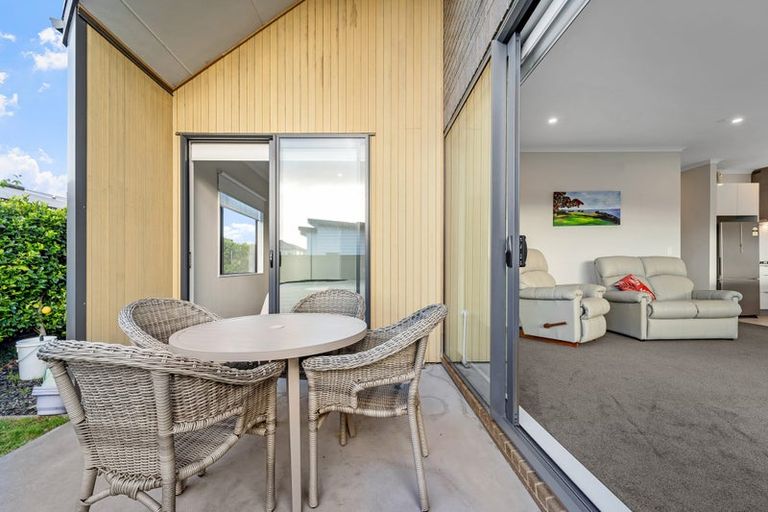 Photo of property in 12 Kuparu Lane, Red Beach, 0932