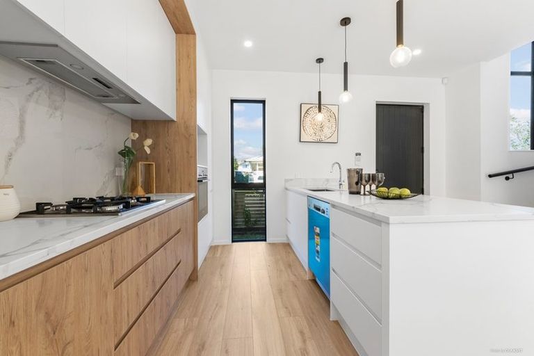 Photo of property in 2 Rothwell Place, Sunnyhills, Auckland, 2010