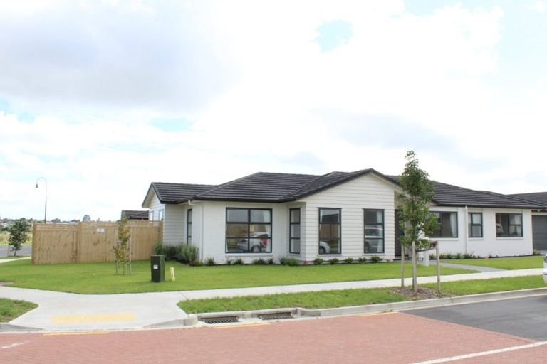 Photo of property in 23 Manene Street, Wattle Downs, Auckland, 2103