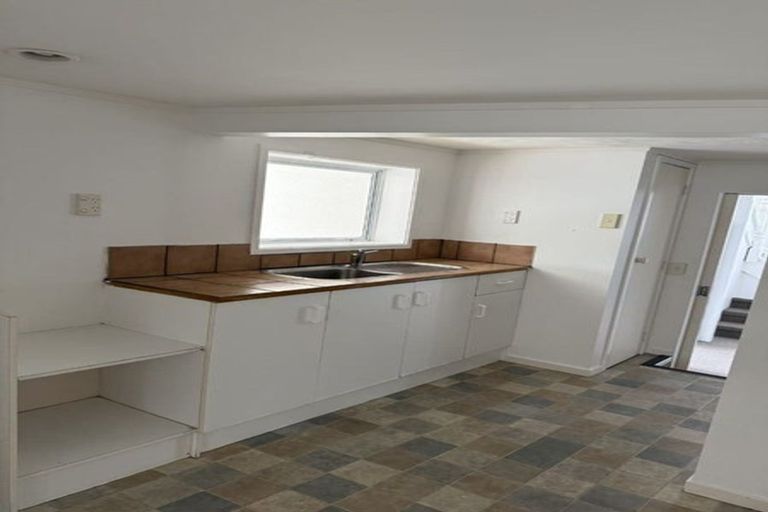 Photo of property in 74 Marlborough Avenue, Glenfield, Auckland, 0629