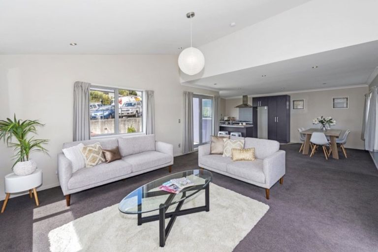 Photo of property in 17 Mandalay Lane, Redcliffs, Christchurch, 8081