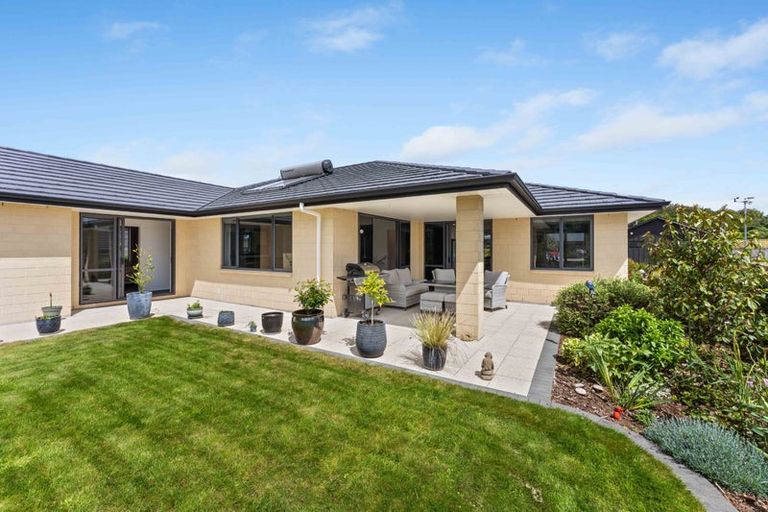 Photo of property in 12 Morepork Drive, Waikanae, 5036