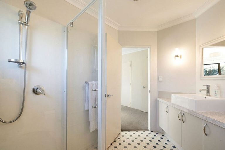 Photo of property in 51 Taylor Street, Cambridge, 3434