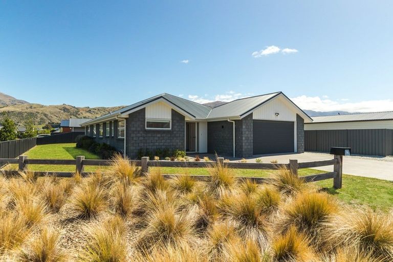 Photo of property in 20 Stowell Drive, Cromwell, 9310