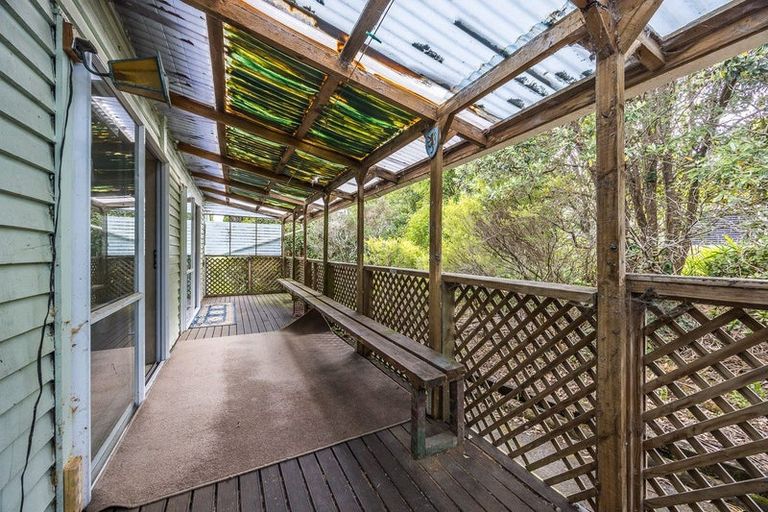 Photo of property in 10 Seymour Road, Sunnyvale, Auckland, 0612