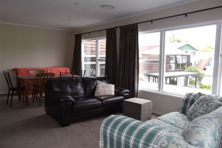Photo of property in 2/11 Regent Street, Devonport, Auckland, 0624