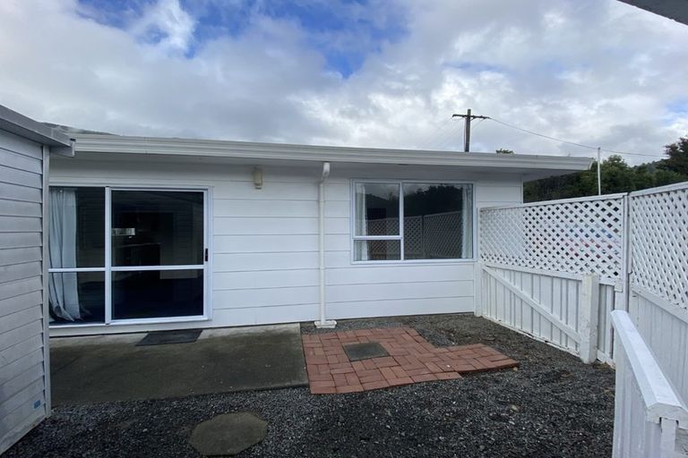 Photo of property in 25a Moana View Road, Waikawa, Picton, 7220
