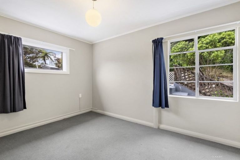 Photo of property in 13a Kim Street, Khandallah, Wellington, 6035