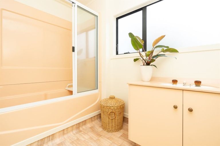 Photo of property in 1a Mcnicol Street, Fairfield, Hamilton, 3214