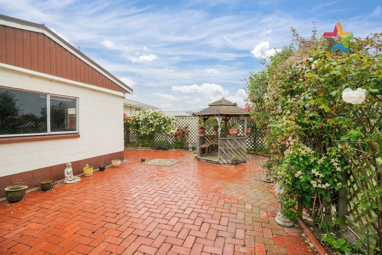 Photo of property in 49 Mauchline Street, Wallacetown, 9816