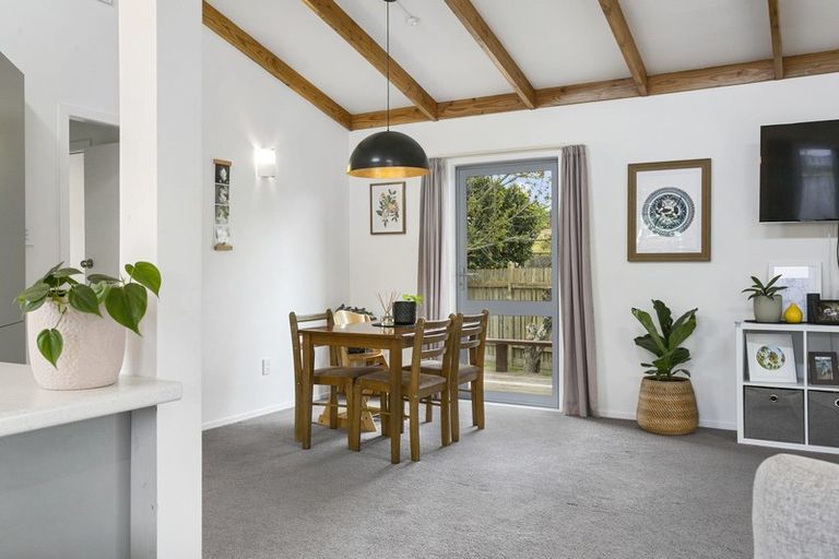 Photo of property in 22 Browning Street, Leamington, Cambridge, 3432