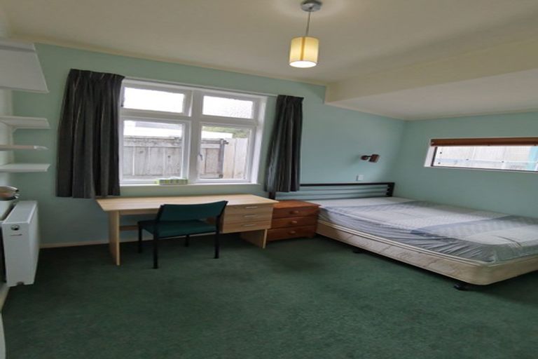 Photo of property in 104 Parkvale Road, Karori, Wellington, 6012