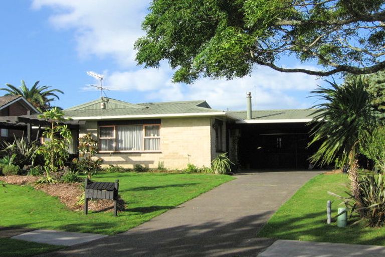 Photo of property in 13 Roysfield Lane, Sunnyhills, Auckland, 2010