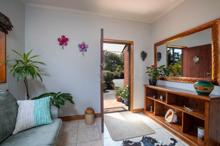 Photo of property in 40 Makora Road, Otaihanga, Paraparaumu, 5036