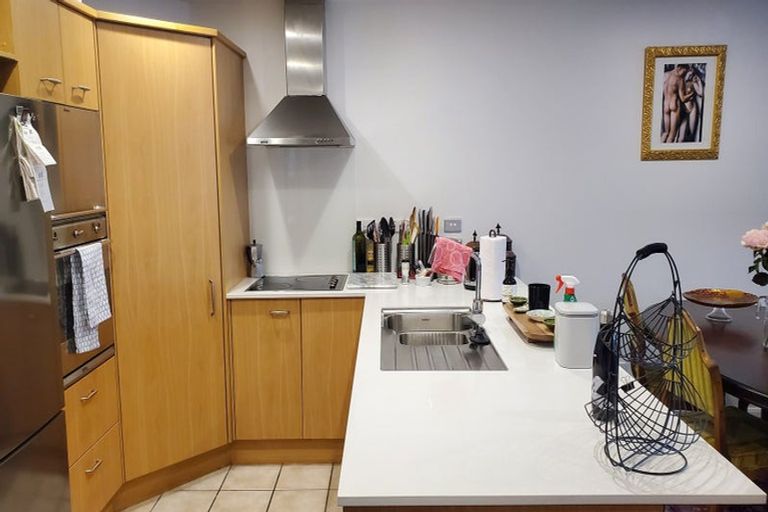 Photo of property in 5 Kent Terrace, Mount Victoria, Wellington, 6011