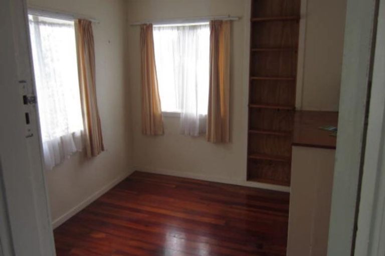 Photo of property in 102 Rangituhi Crescent, Takapuwahia, Porirua, 5022