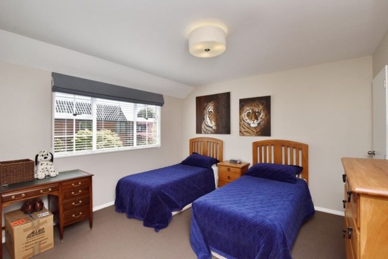 Photo of property in 28 Witbrock Crescent, Burnside, Christchurch, 8053