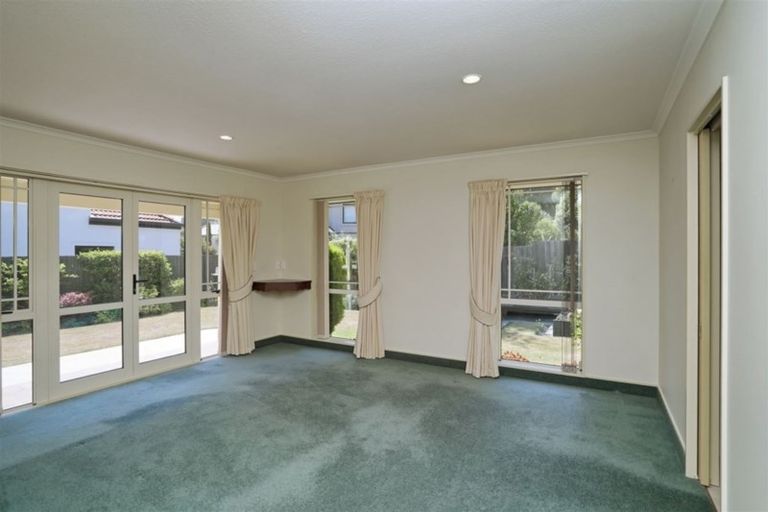Photo of property in 15 Basil Place, Mount Pleasant, Christchurch, 8081