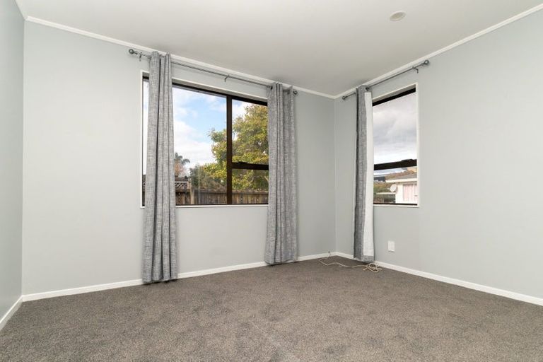 Photo of property in 2/10 Trimdon Street, Randwick Park, Auckland, 2105