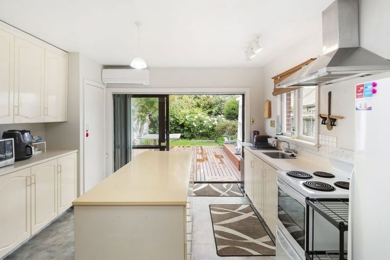 Photo of property in 32 Flower Street, Bryndwr, Christchurch, 8053