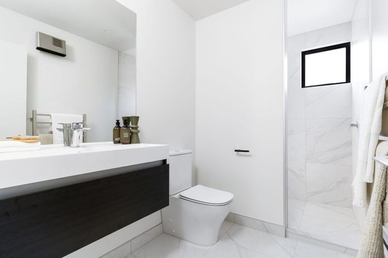 Photo of property in 2/27 Division Street, Riccarton, Christchurch, 8041