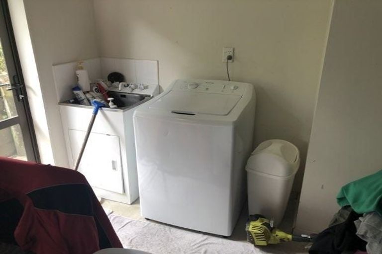 Photo of property in 3 Shah Place, Glen Eden, Auckland, 0602