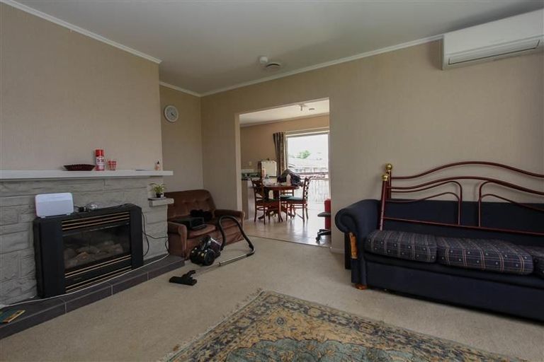 Photo of property in 8 Snead Place, Hamilton East, Hamilton, 3216