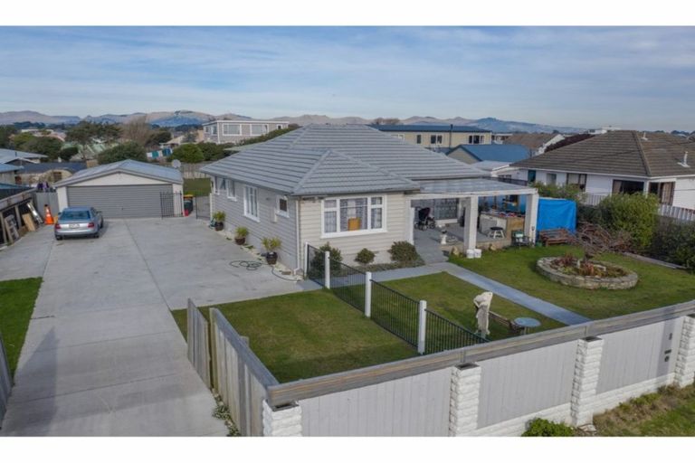 Photo of property in 8 Pandora Street, North New Brighton, Christchurch, 8083